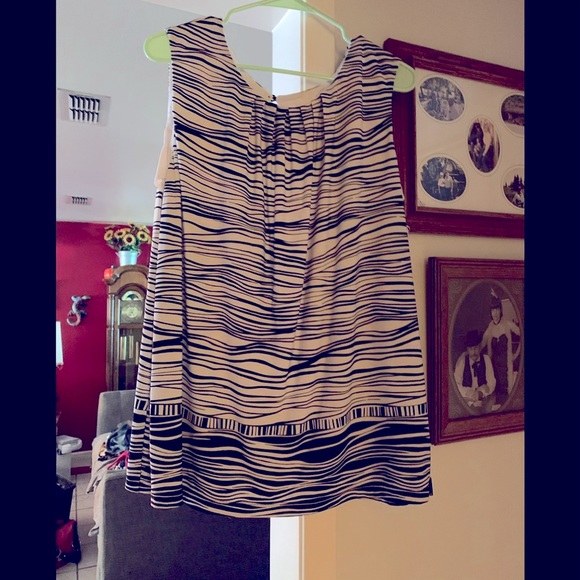 Calvin Klein sleeveless top - Picture 1 of 2